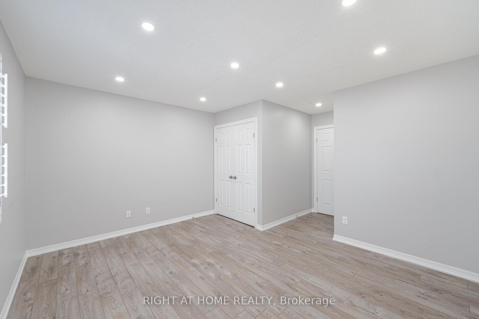 129 Green Gate Boulevard photo 23