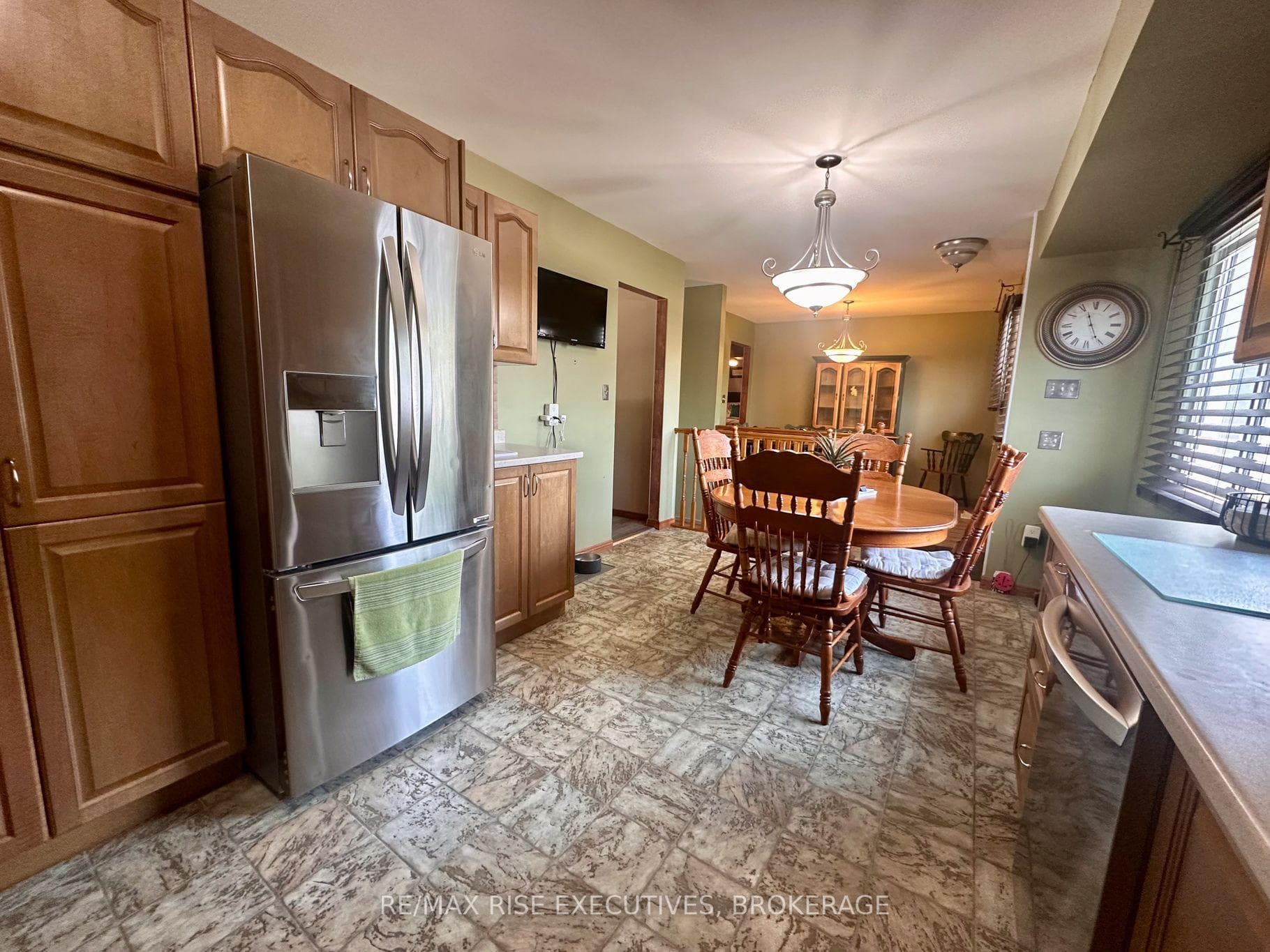 214 Amherst Drive photo 6