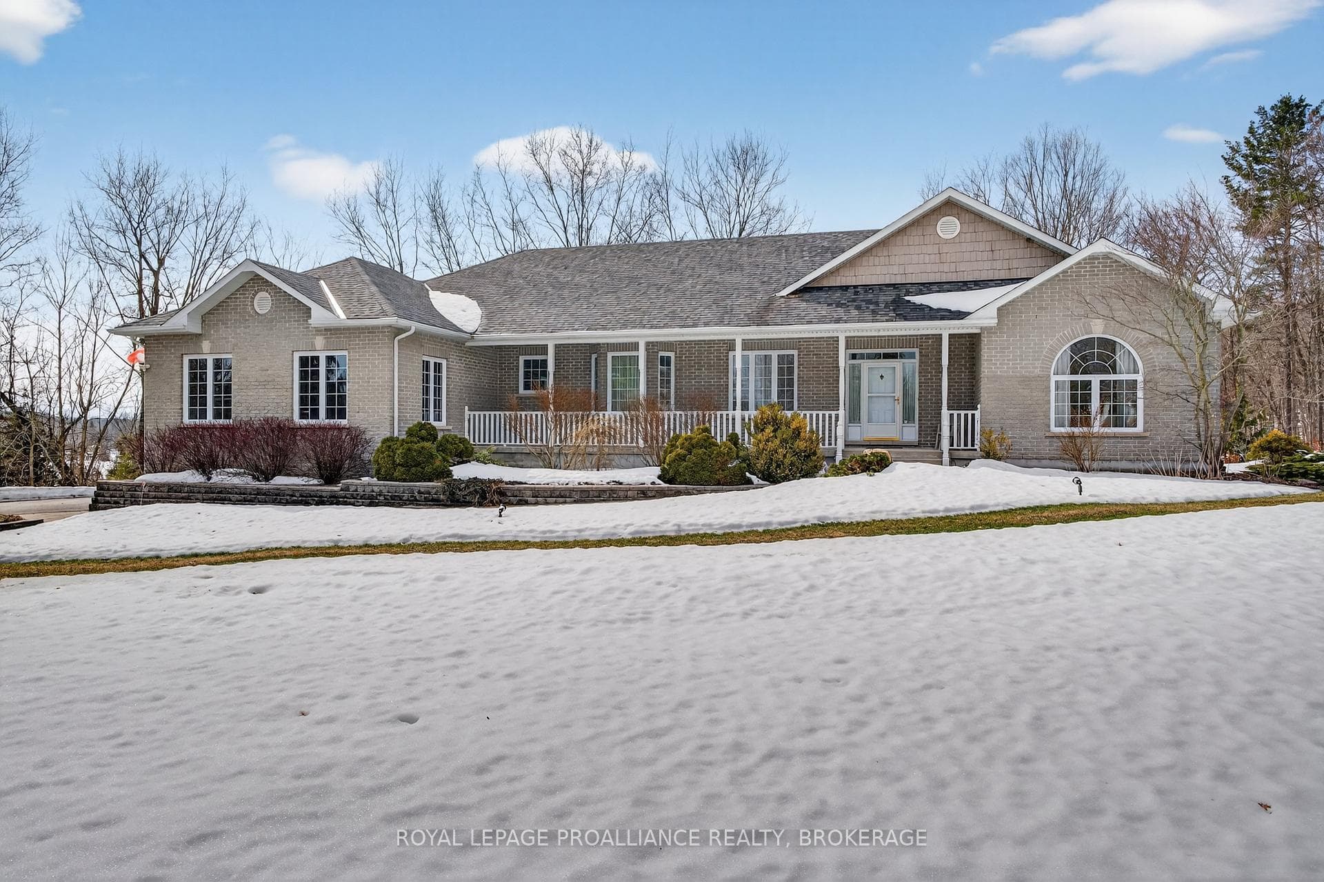 3953 Middle Woodland Drive photo 1