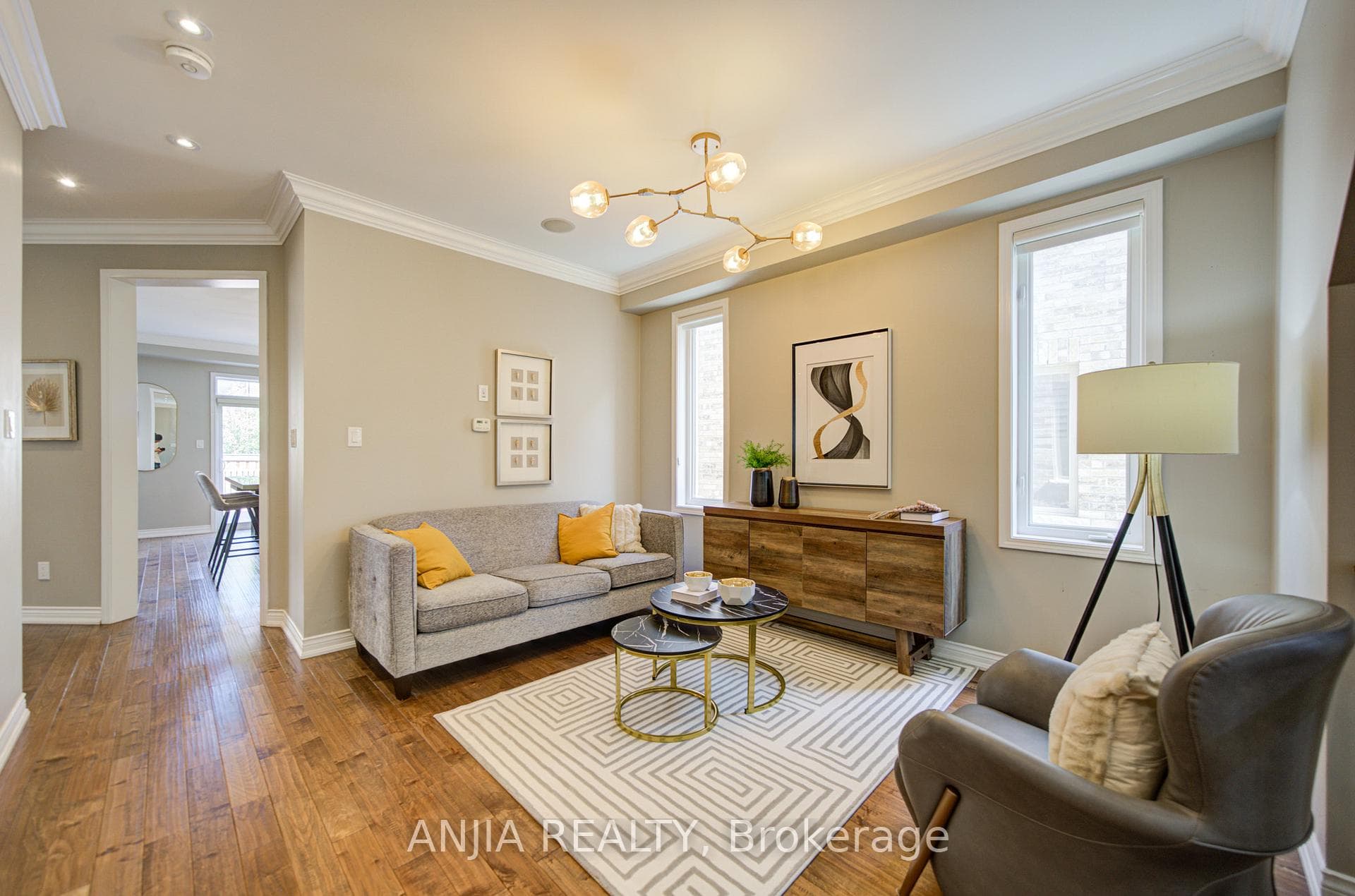 56 Stockell Crescent photo 9