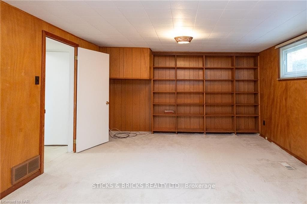 3553 VALOUR Crescent photo 29