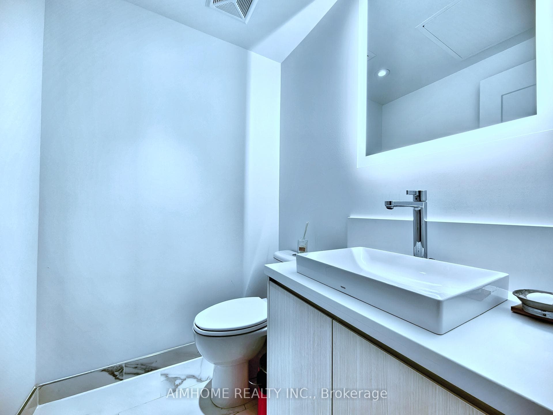 118 Merchants' Wharf N/A Unit 202 photo 15