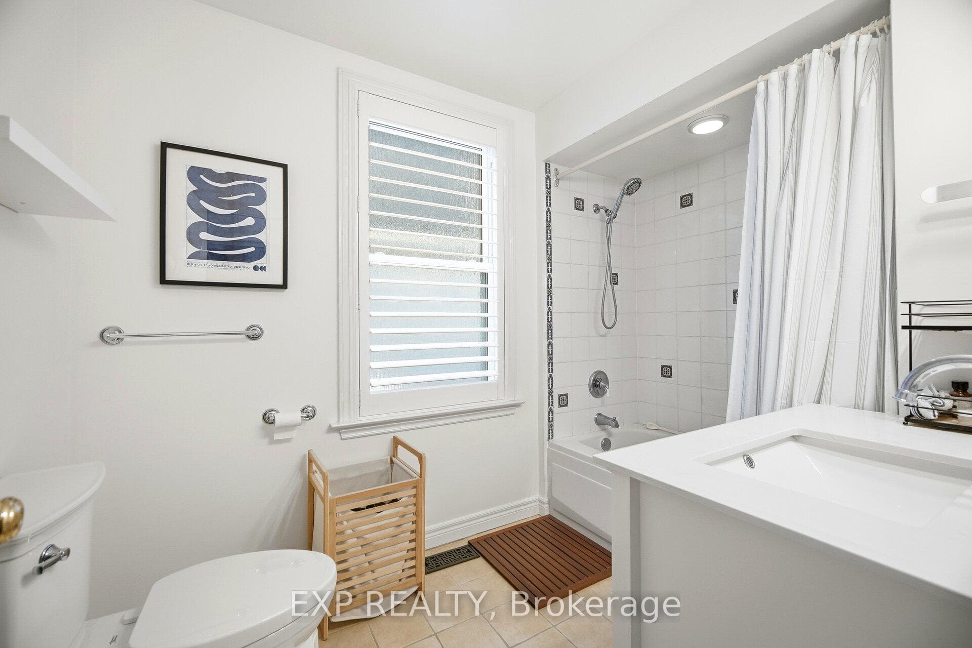 402 Woodfield Road Unit A photo 15