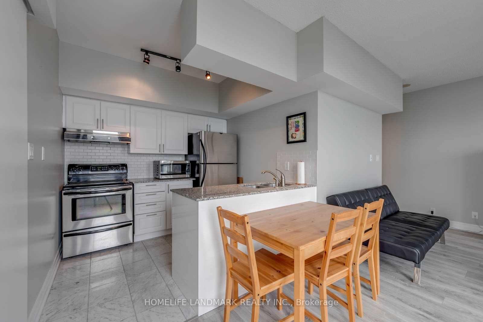 230 Queens Quay Unit 2320 photo 4