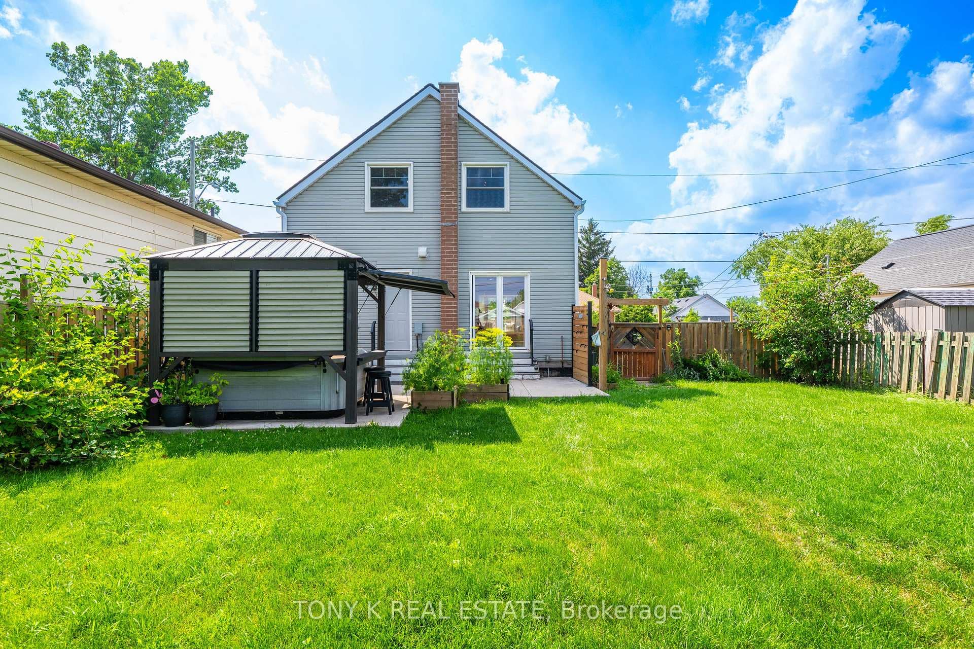420 Waverly Street photo 19
