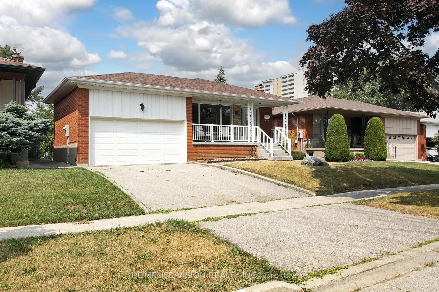 64 Orangewood Crescent photo 1