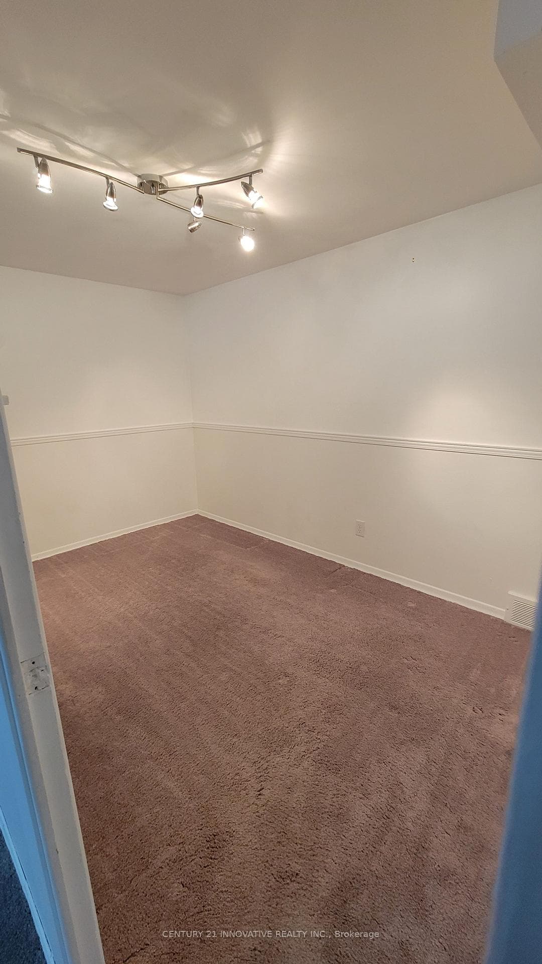83 Thickson Road Unit Bsmt photo 8