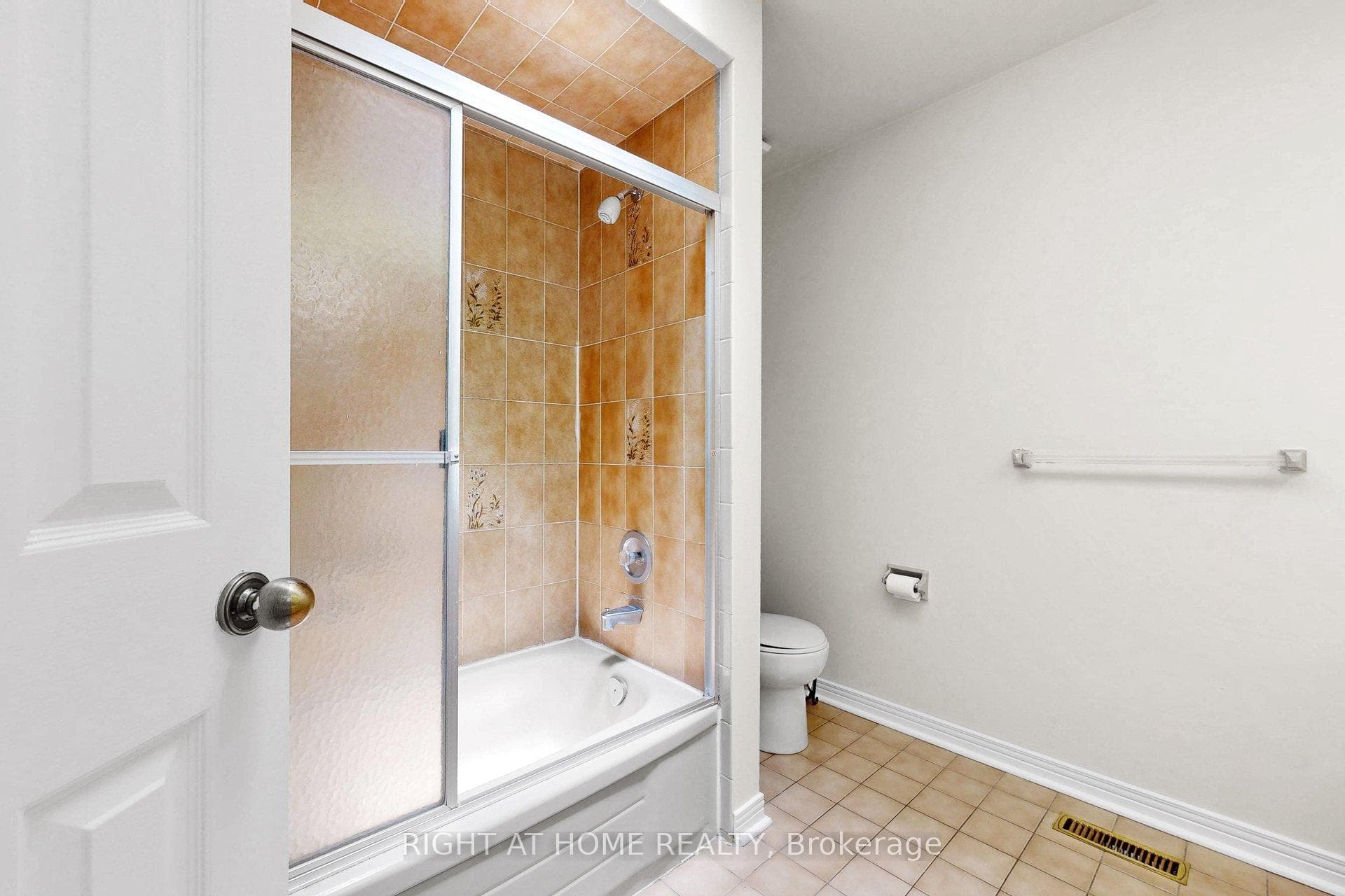 103 Heatherton Way photo 33