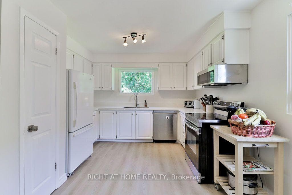 2932 Remea Court photo 12
