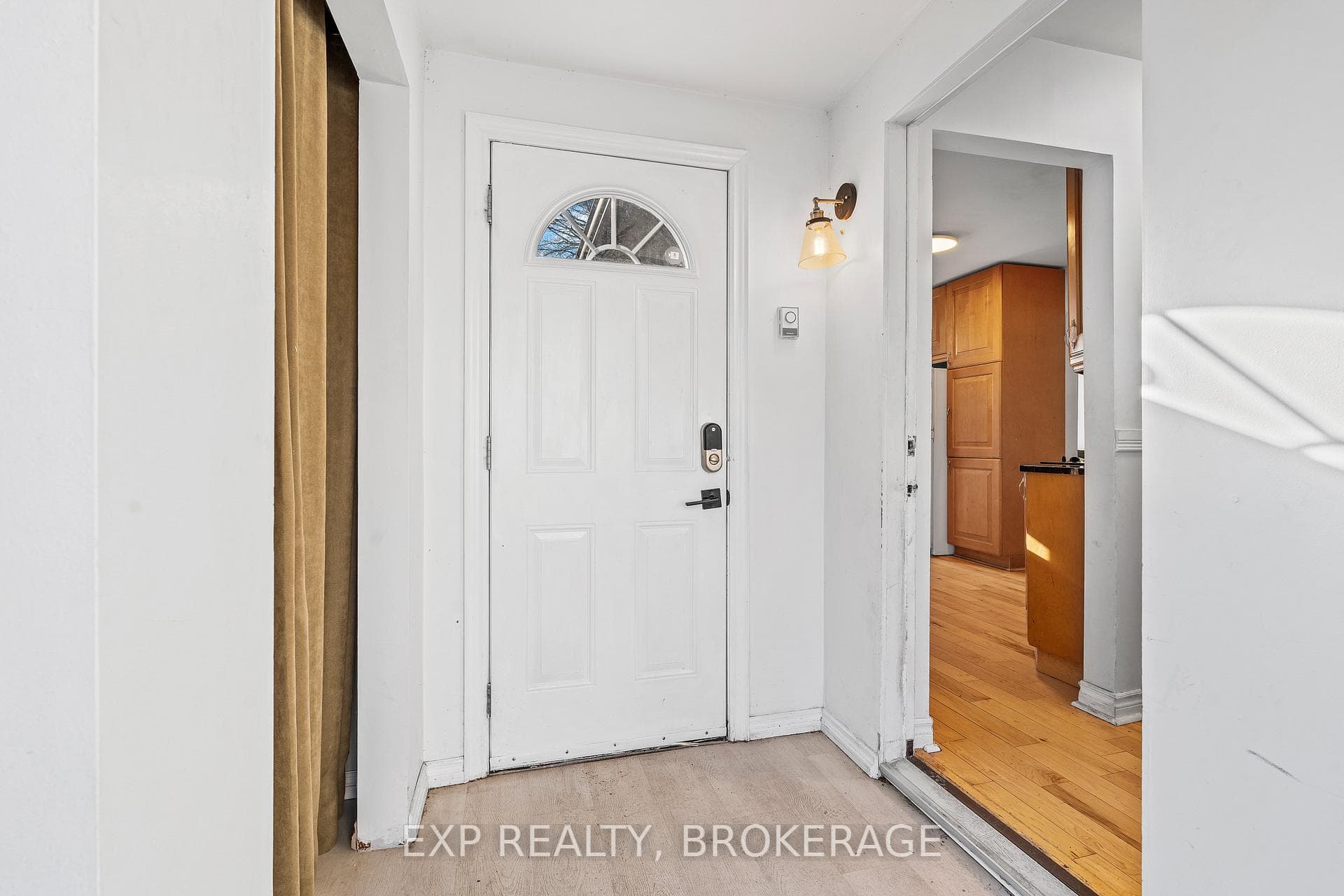 60 GUTHRIE Drive photo 3