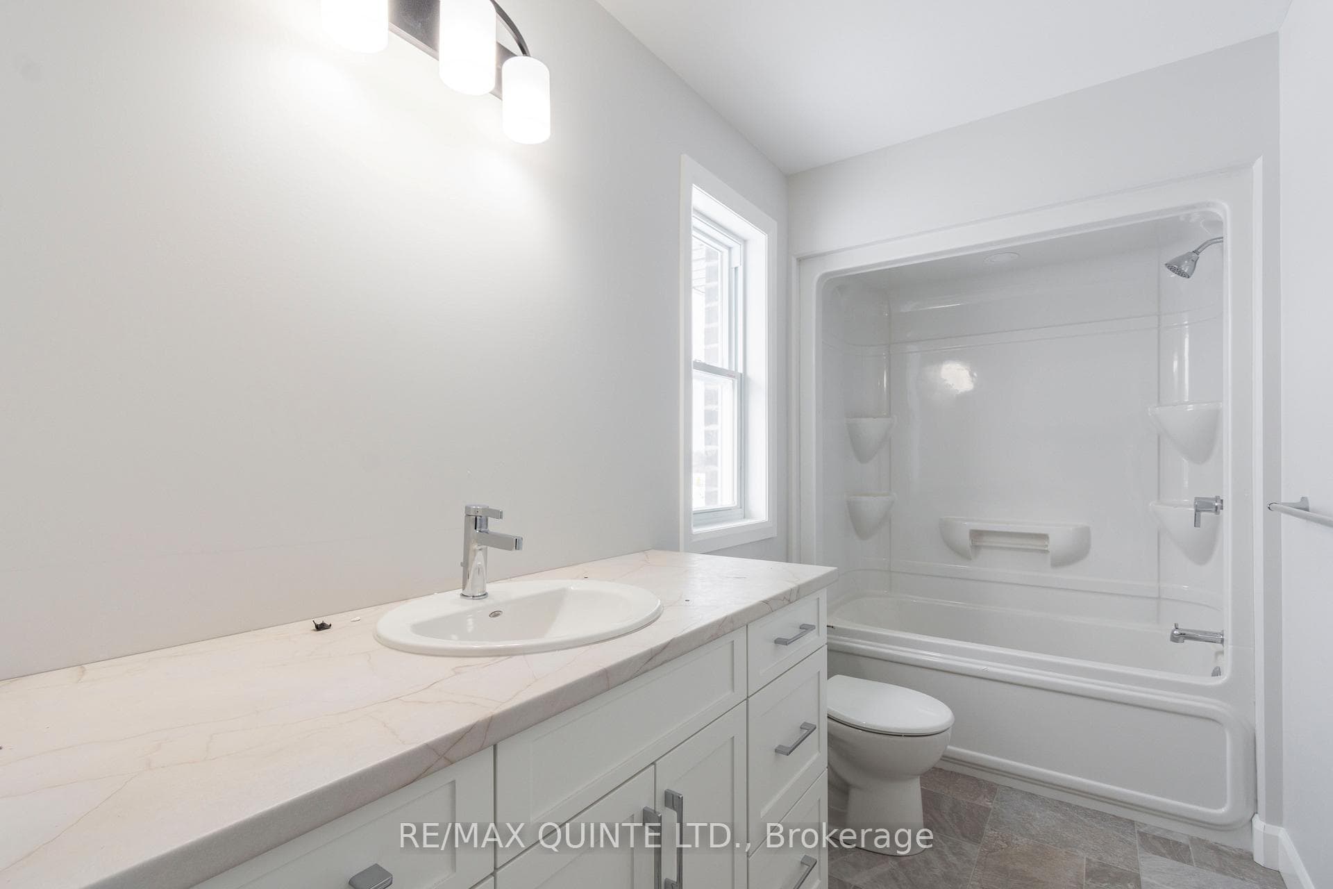 114 HASTINGS PARK Drive photo 13