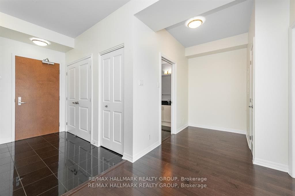 242 Rideau Street Unit PH1-2702 photo 32