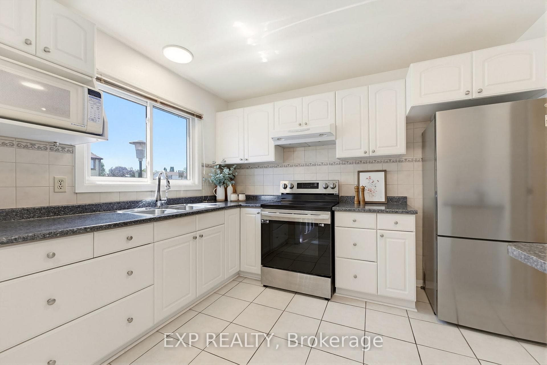 10 Fieldgate Drive Unit A photo 5
