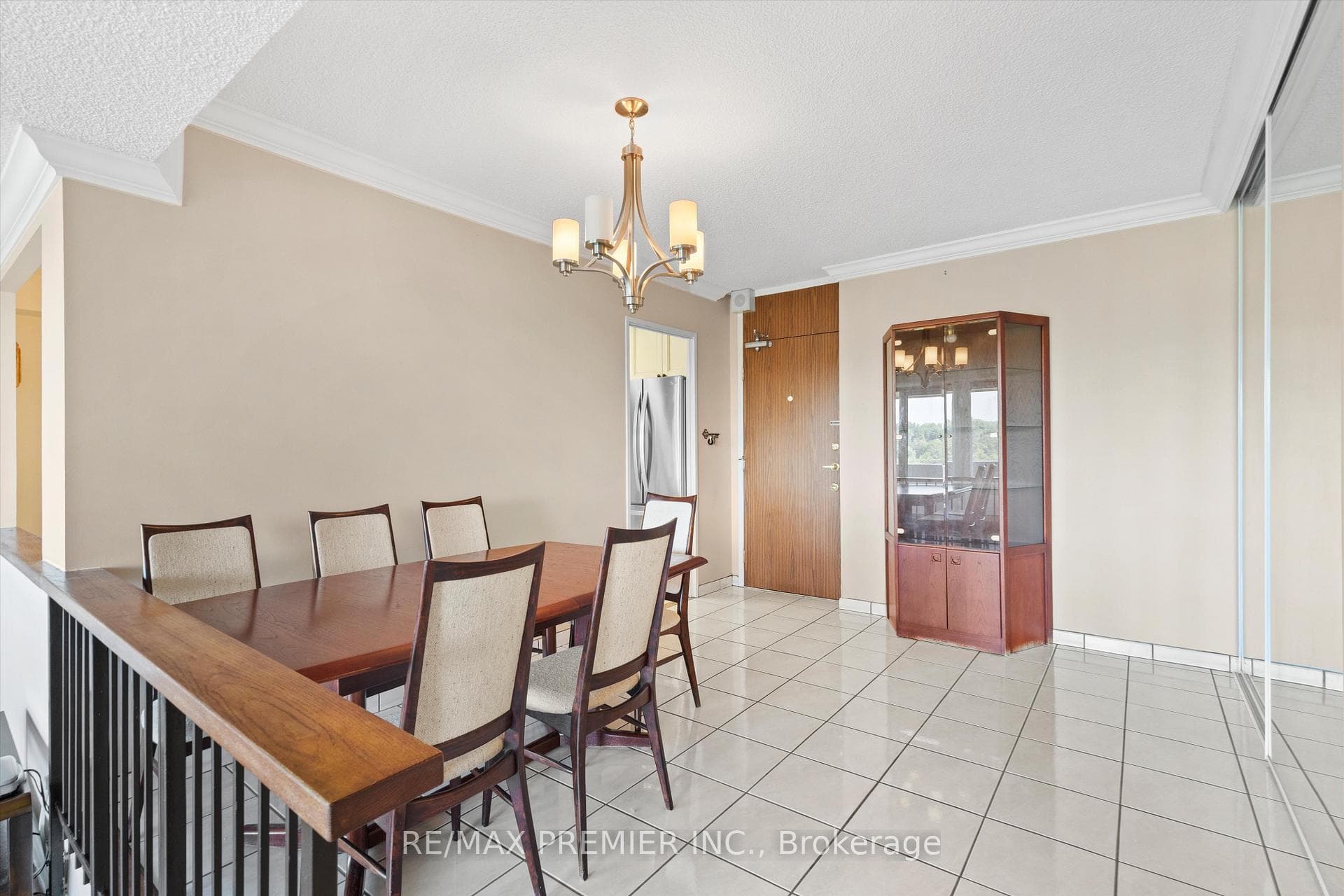 240 Scarlett Road Unit 711 photo 10