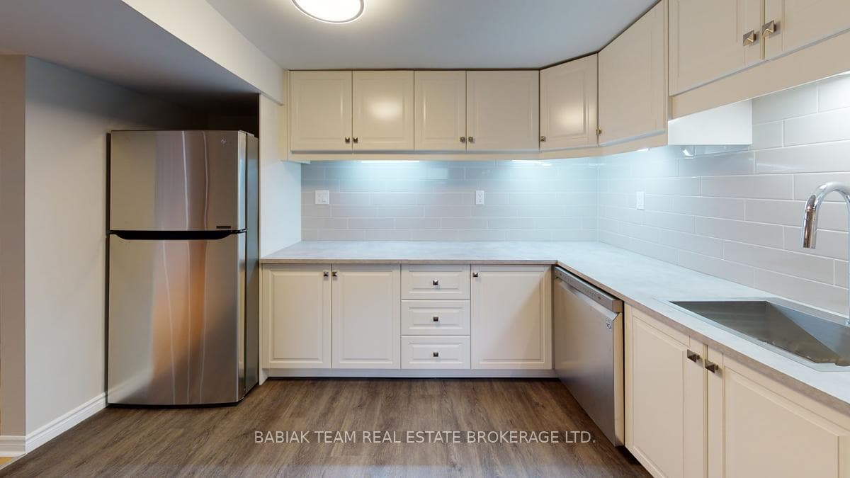 442 Gladstone Avenue Unit Lower photo 6