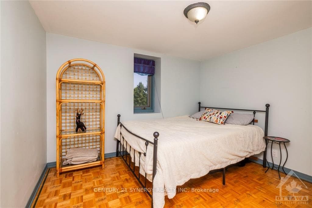 1695 GROVES Road photo 16