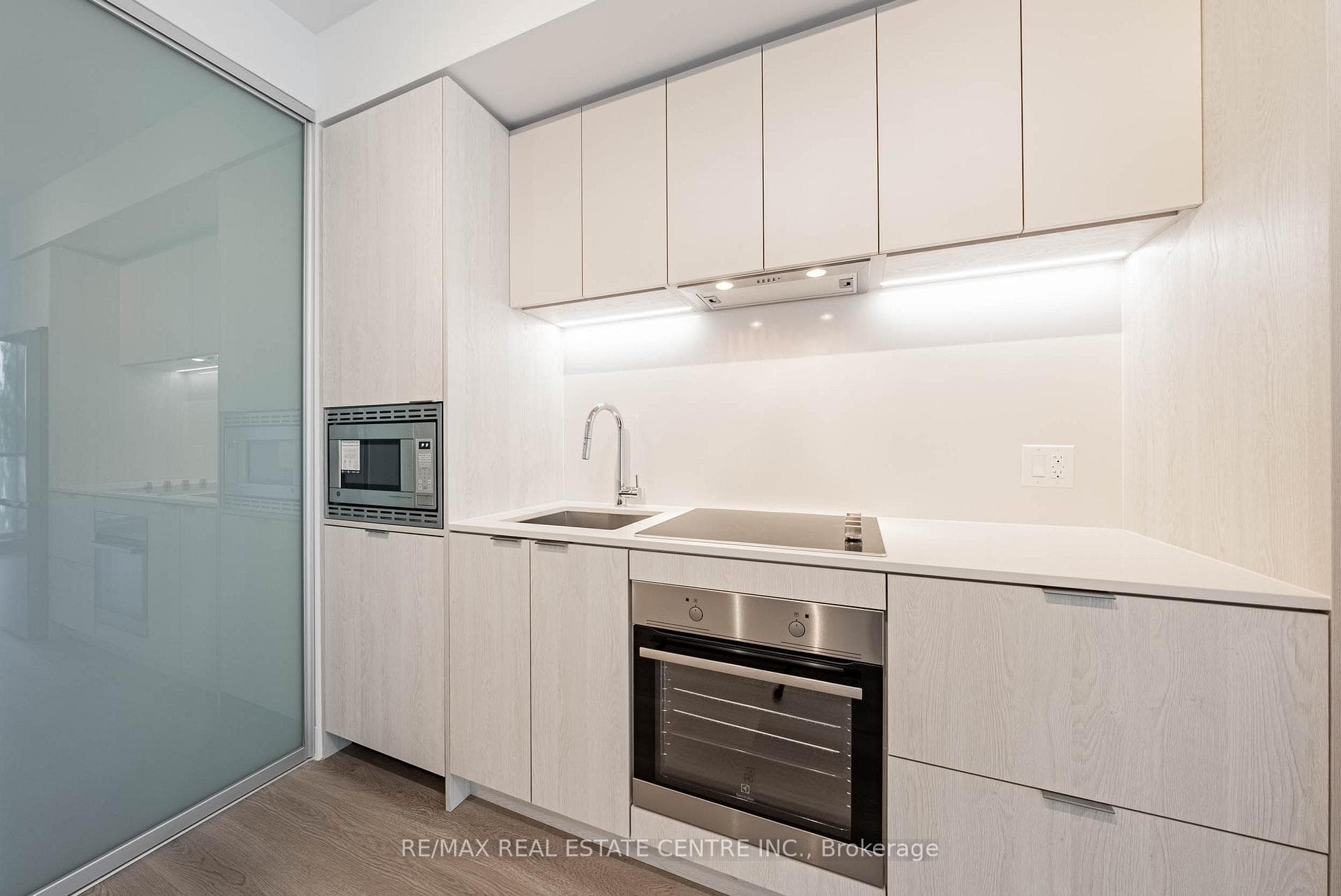 86 Dundas Street Unit 413 photo 9