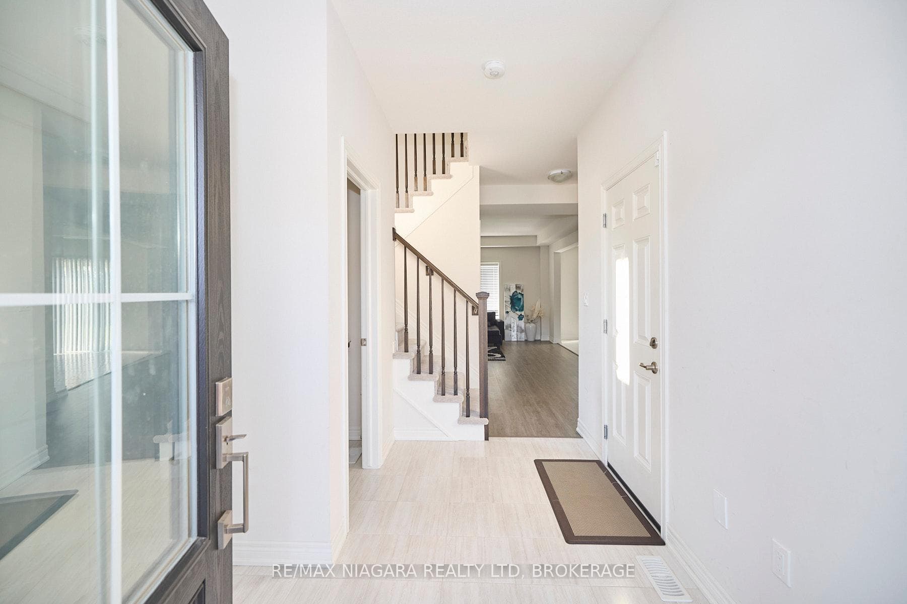 3595 Carolina Court photo 5