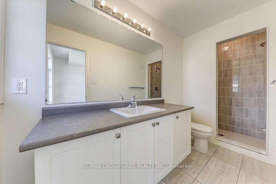 82 King George Way photo 16