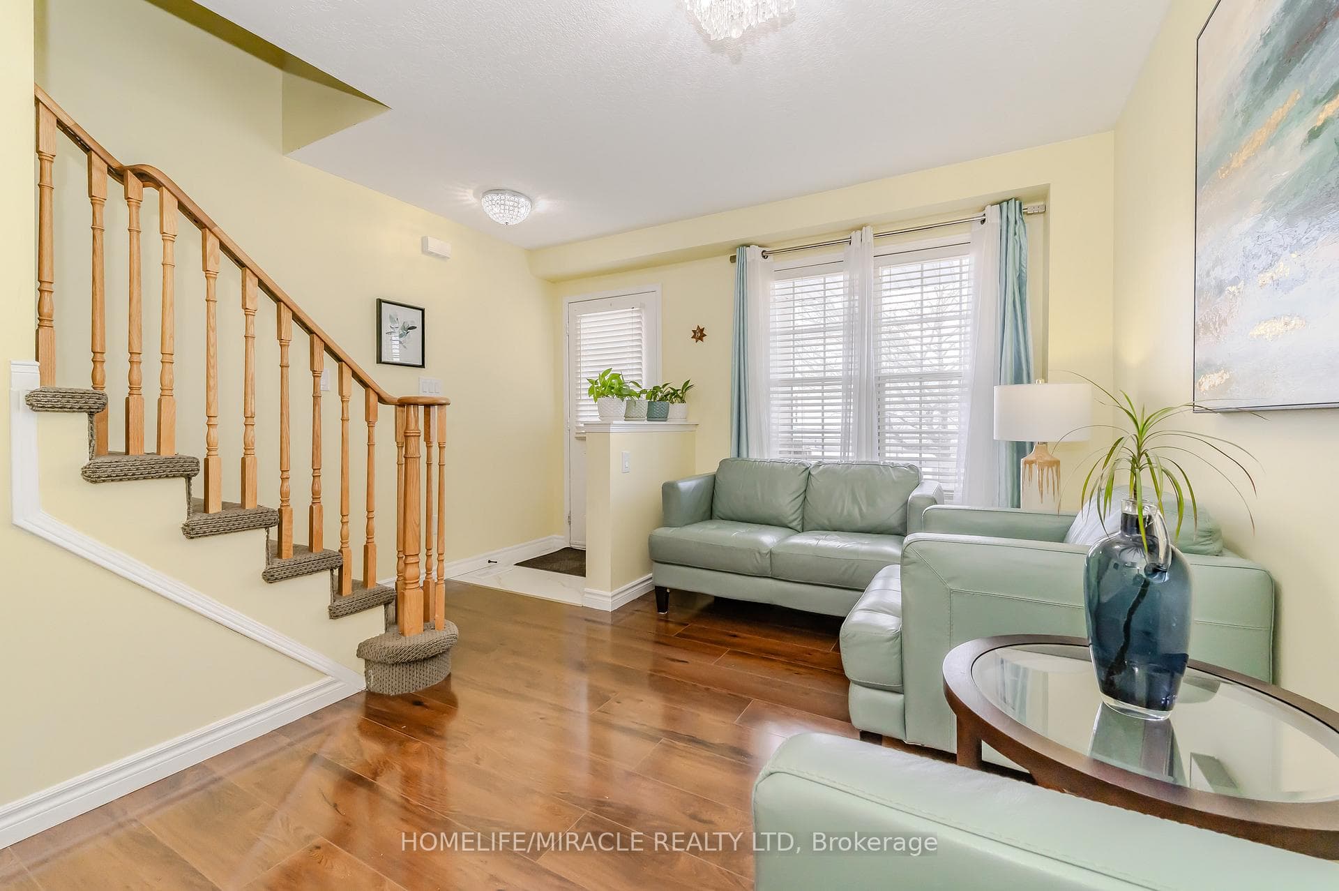 8 Griffiths Avenue photo 7