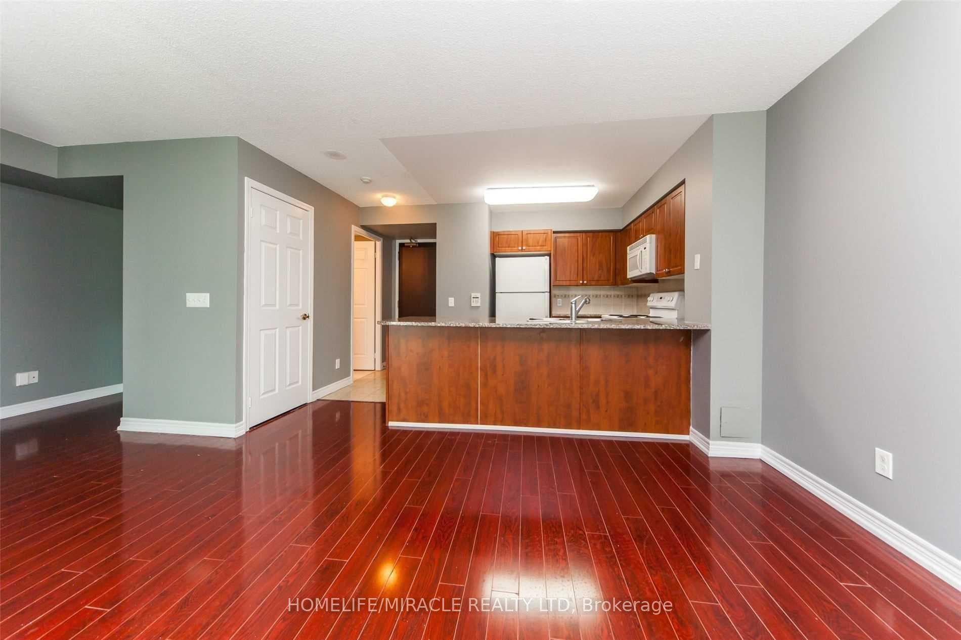 30 Grand Trunk Crescent Unit 312 photo 16