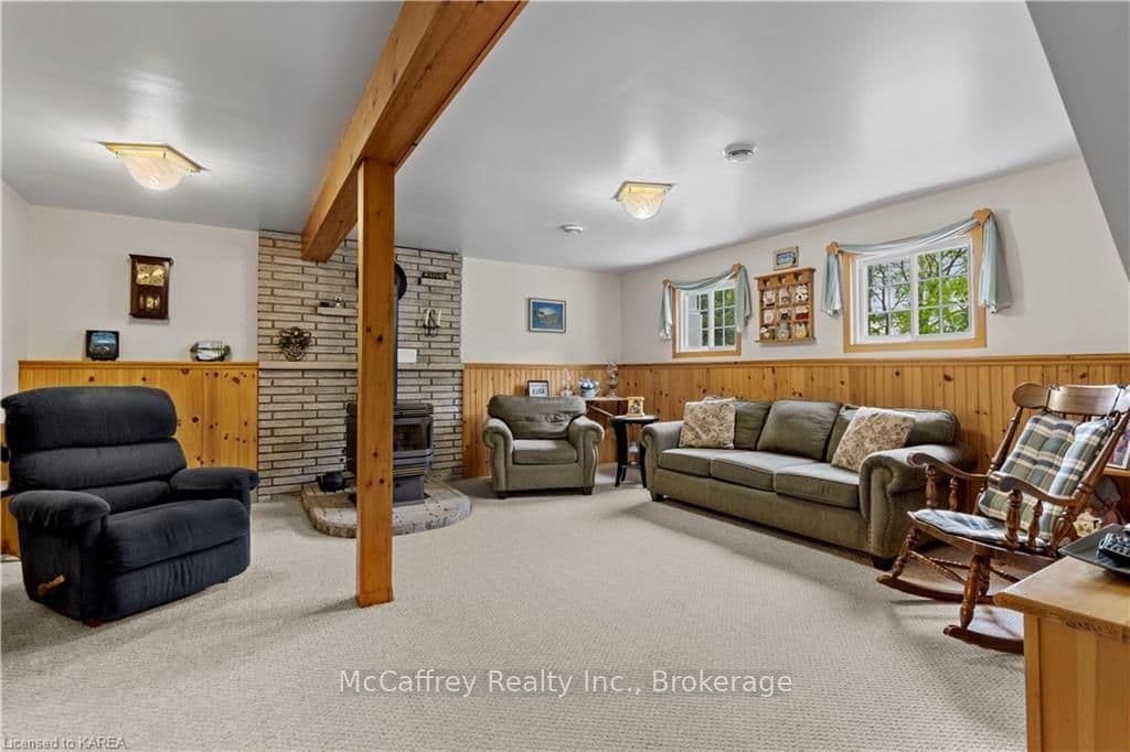 454 HAMBLY Road photo 21