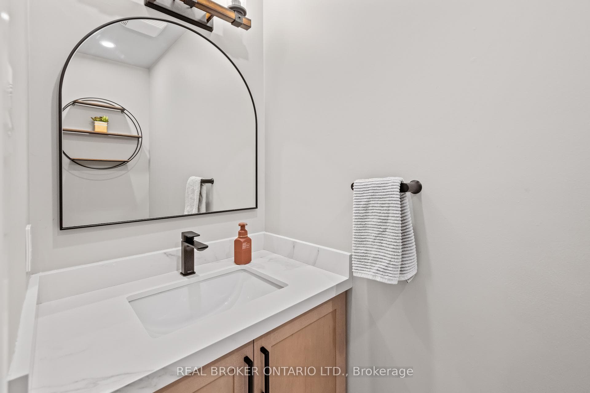 2401 Coventry Way photo 22