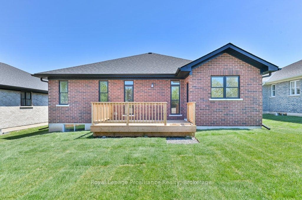 8 Dunmor Street photo 33