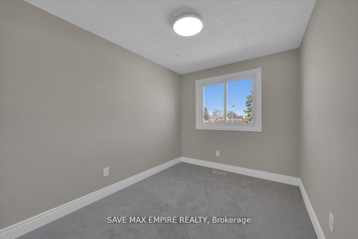 18 Hasting Square photo 21
