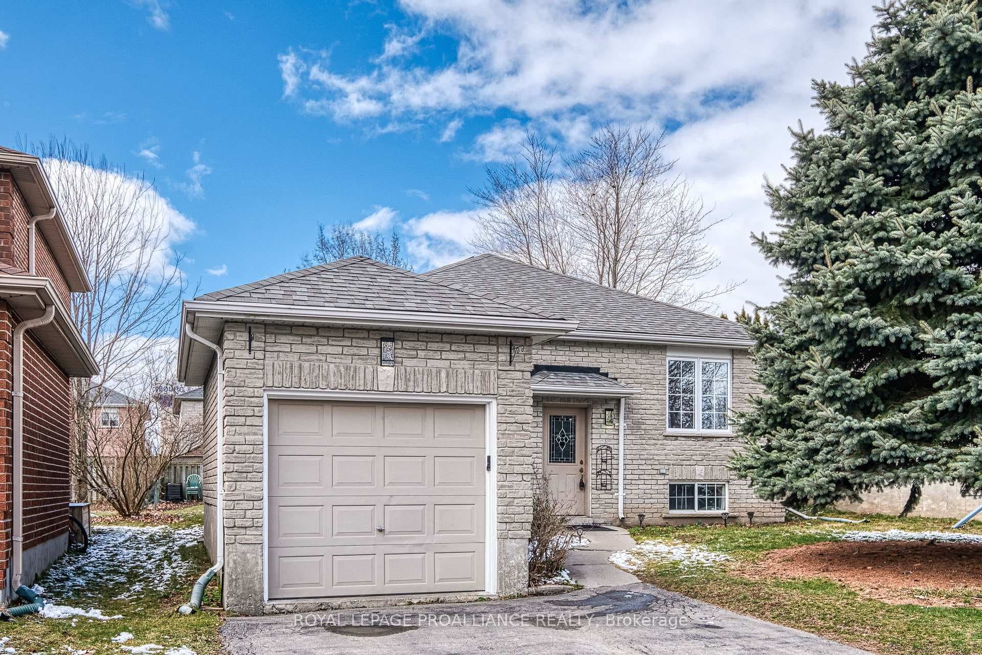 1057 Tillison Avenue photo 2
