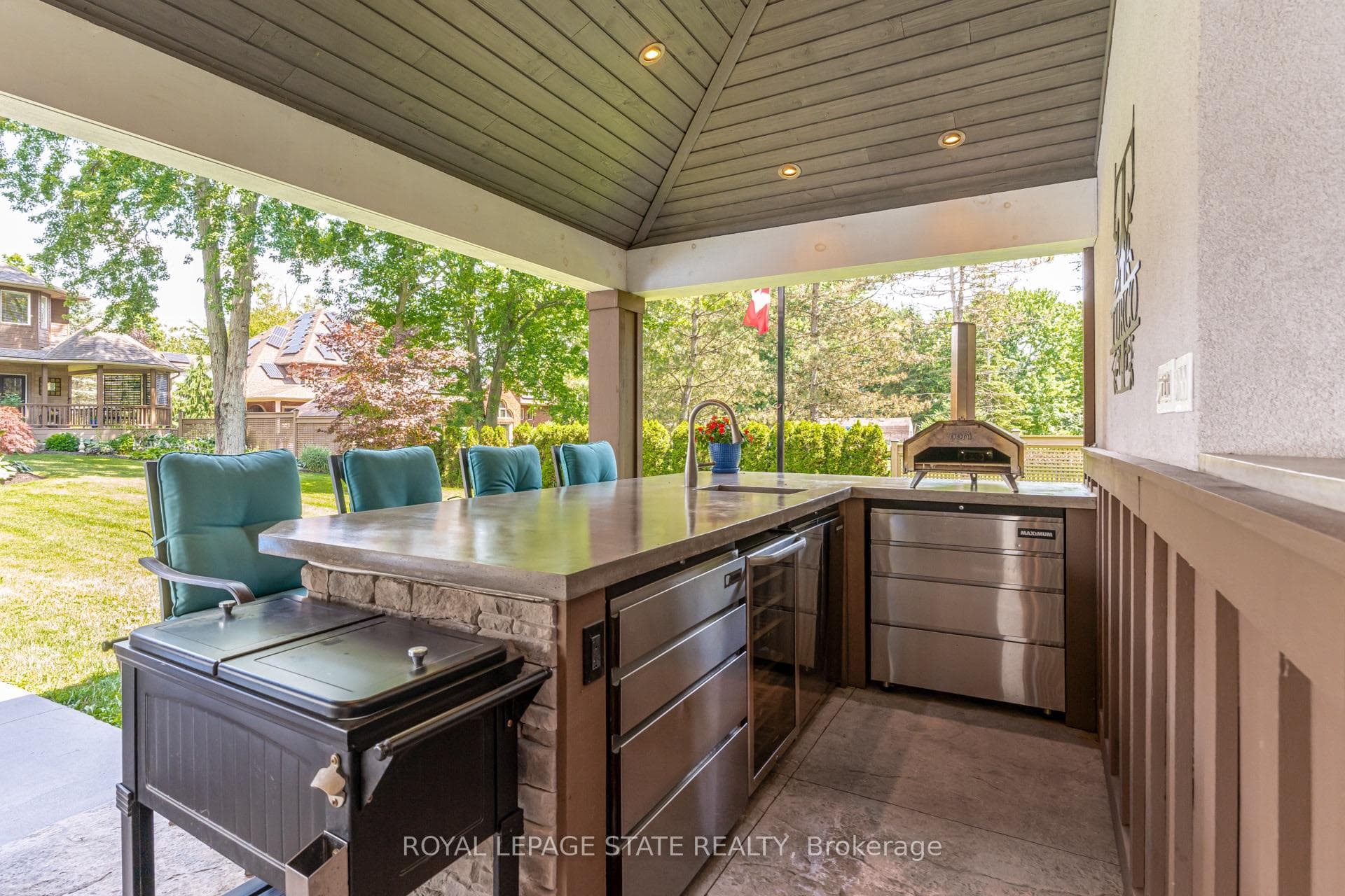 994 Courtland Drive photo 46
