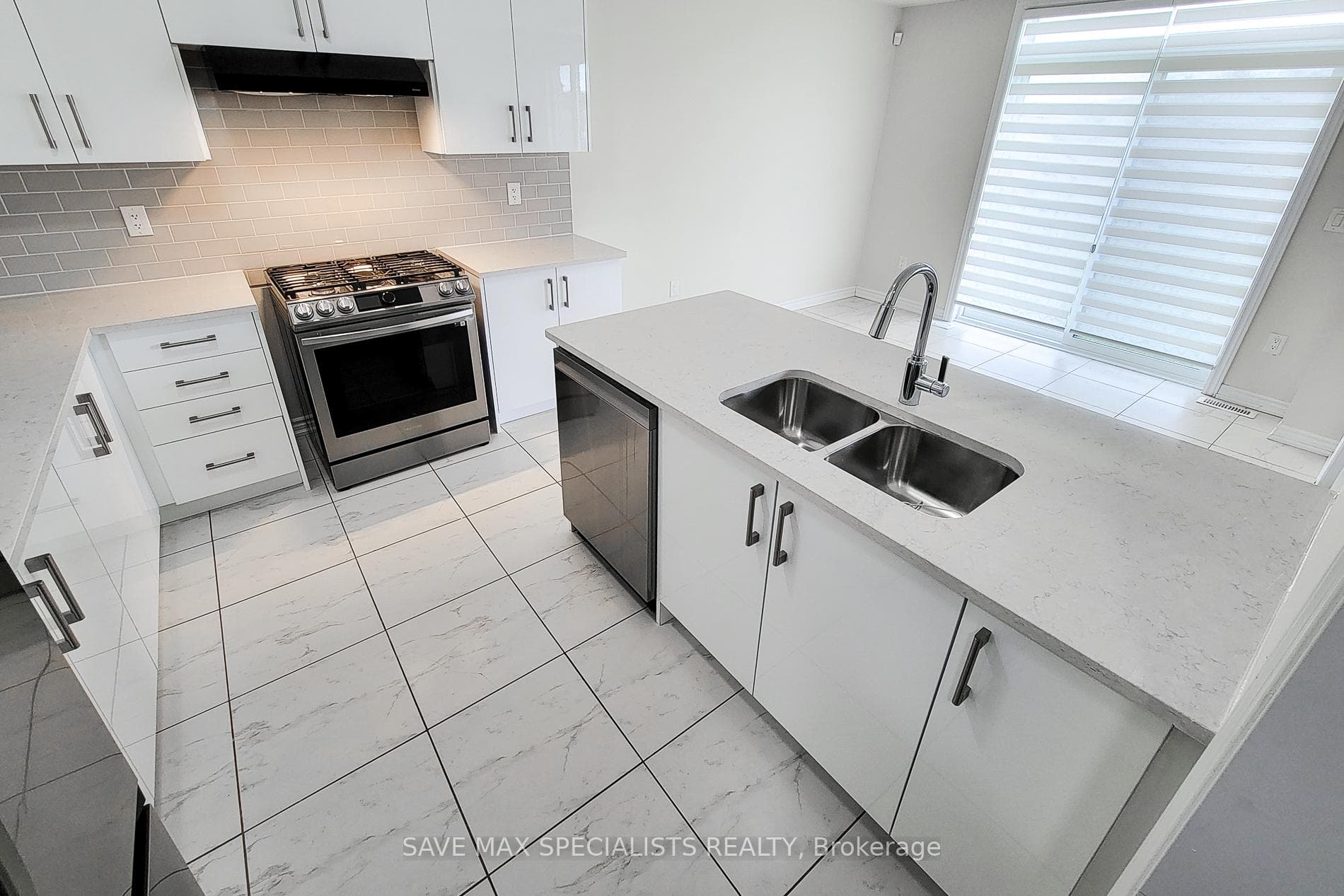 440 Barker Parkway photo 16