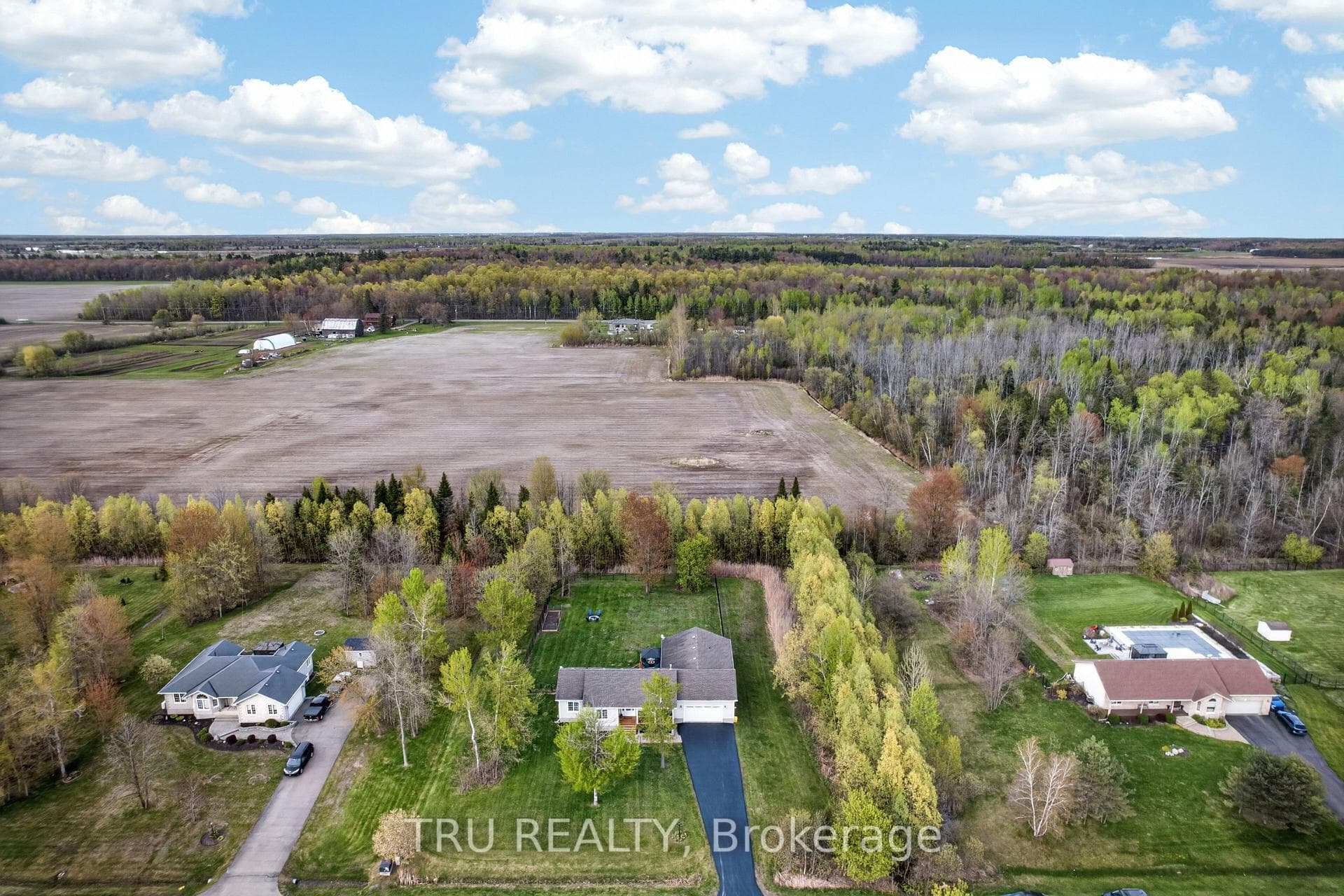 52 Kimberly Avenue photo 1