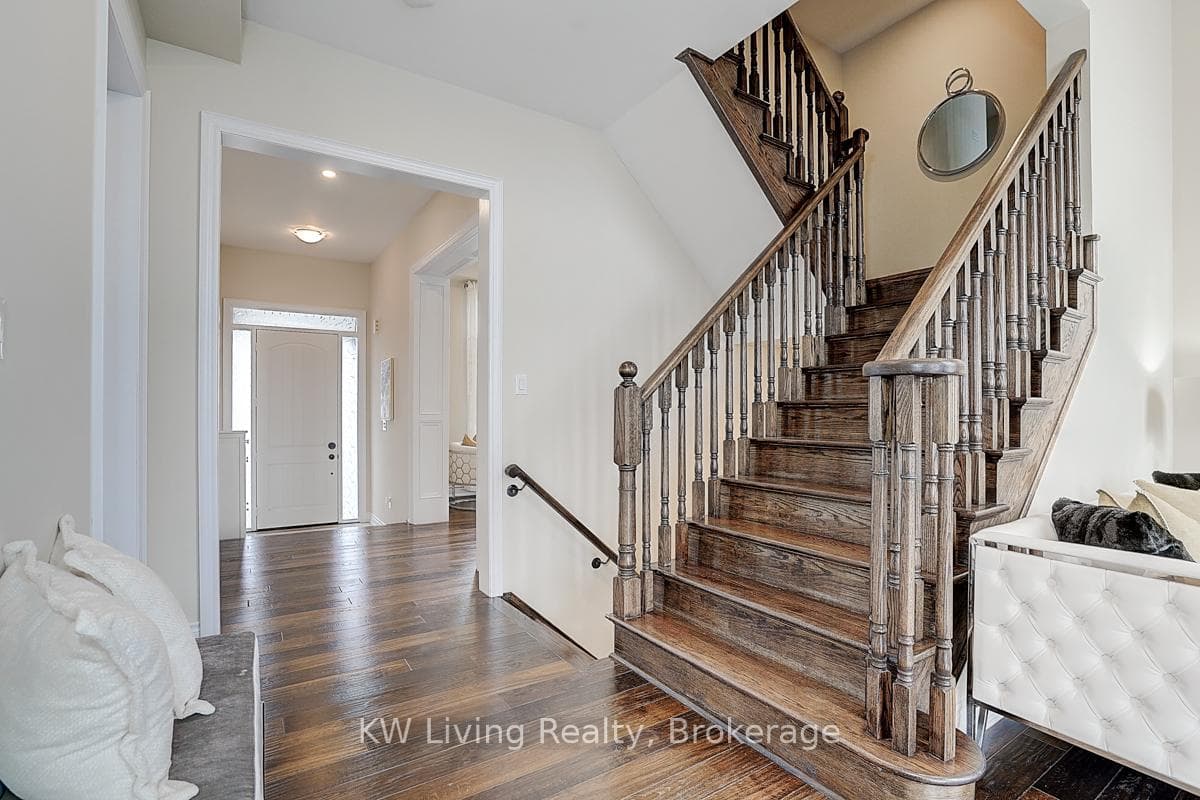 292 Angus Glen Boulevard photo 11