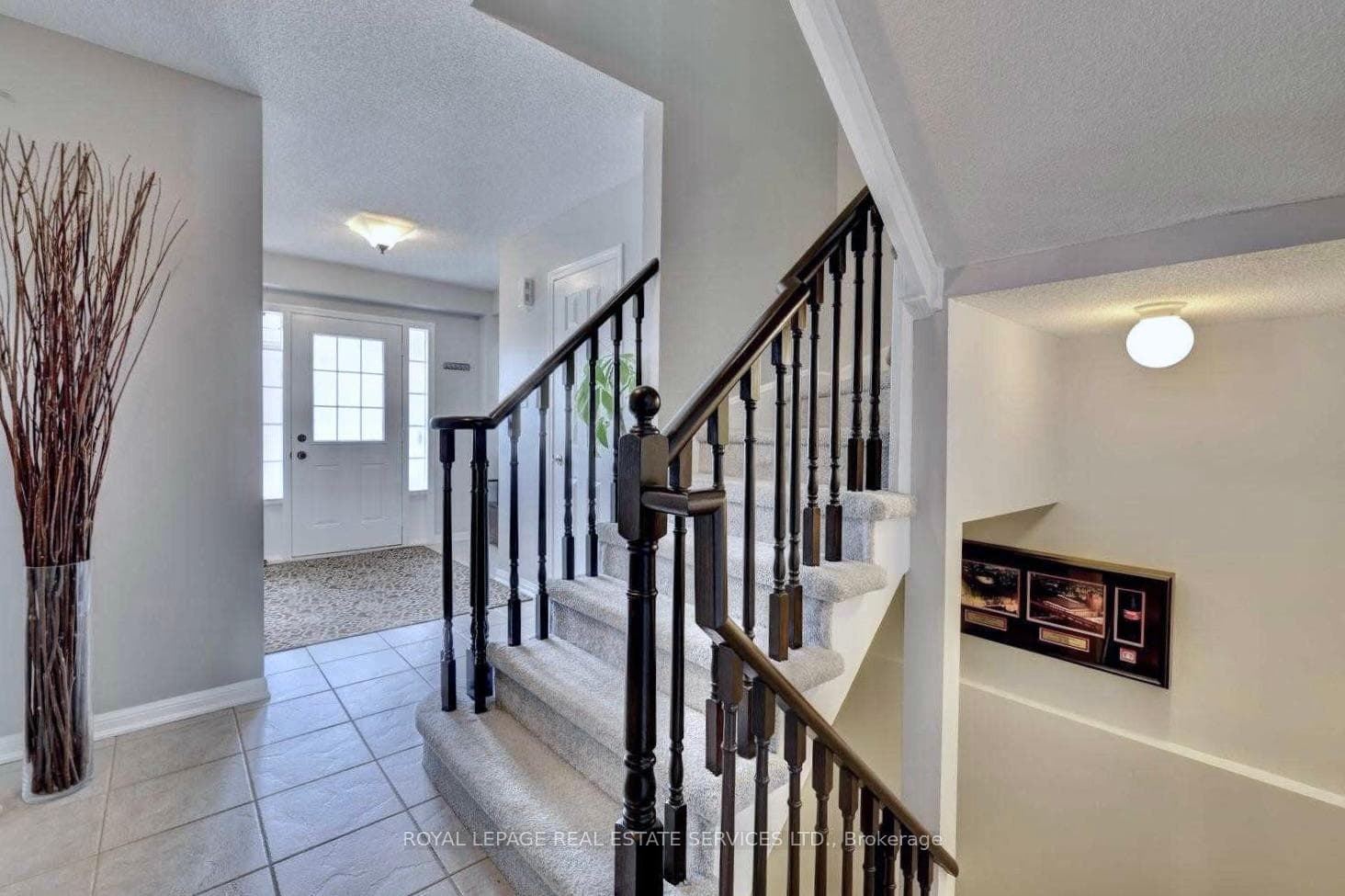 1148 Bonin Crescent photo 5
