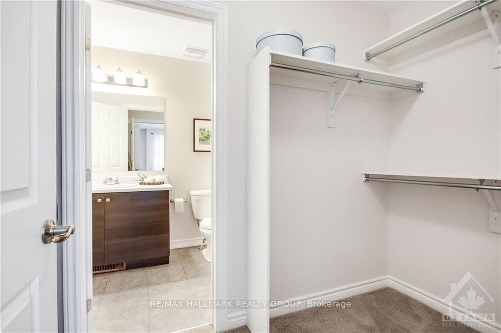 298 Zenith Private photo 11