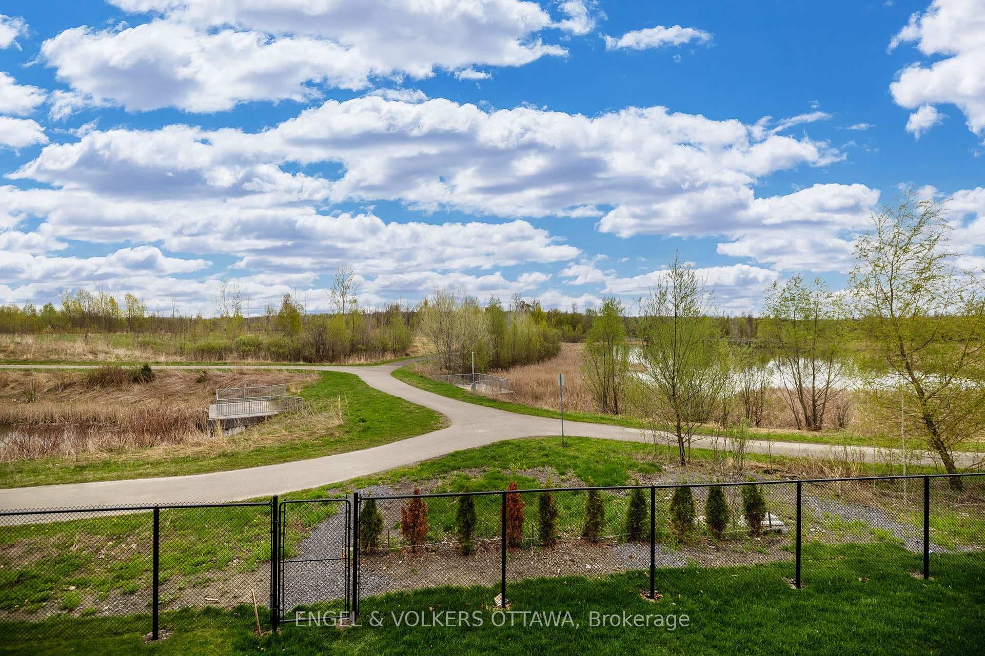 399 Longworth Avenue photo 42