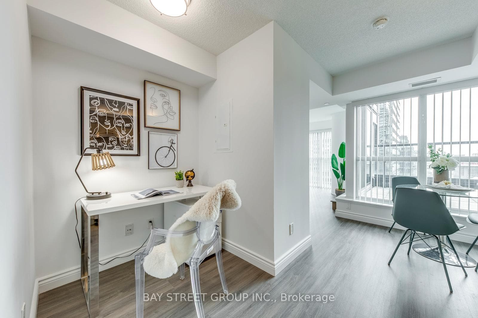87 Peter Street Unit 1305 photo 13