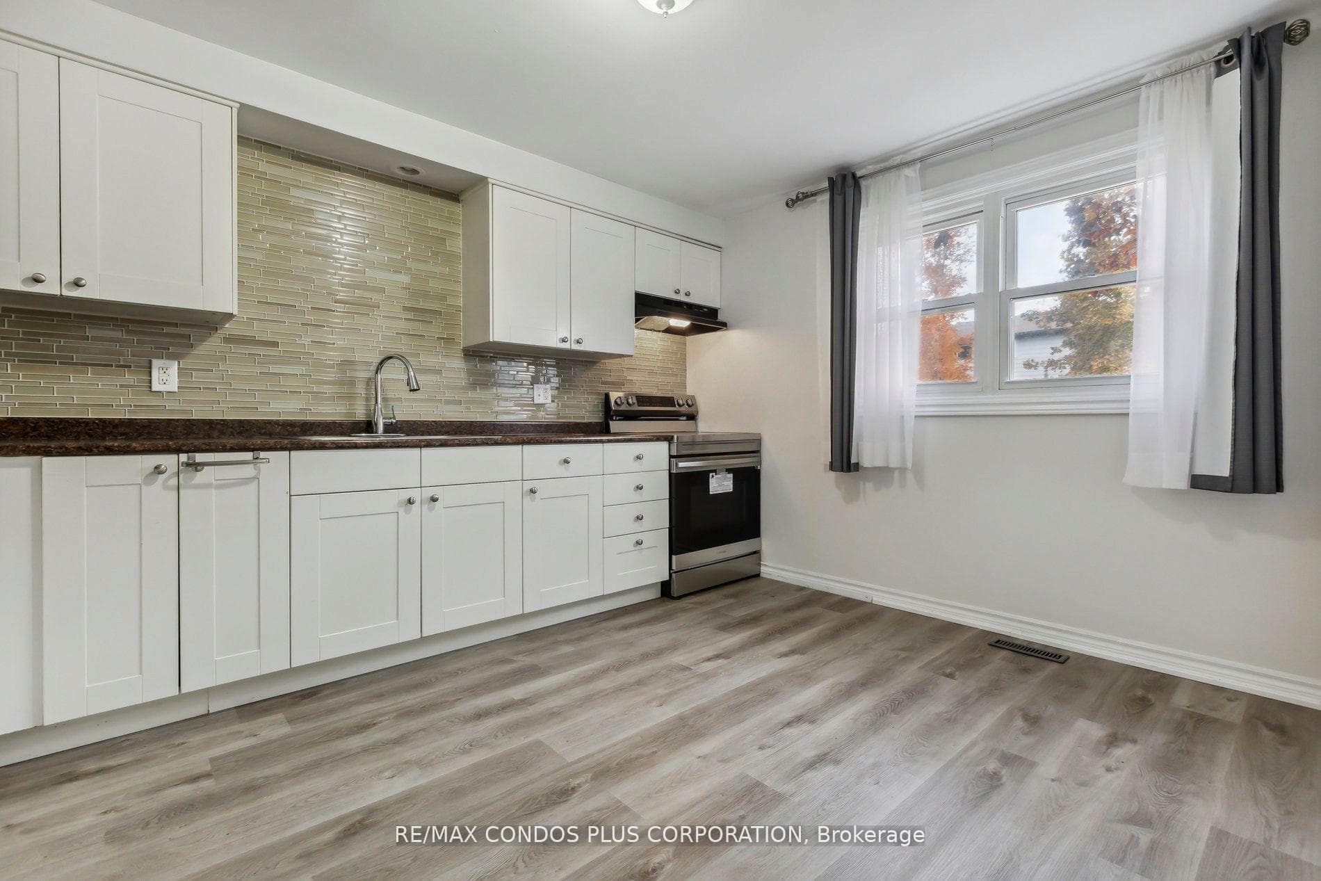 294 Fergus Avenue Unit 2 photo 20