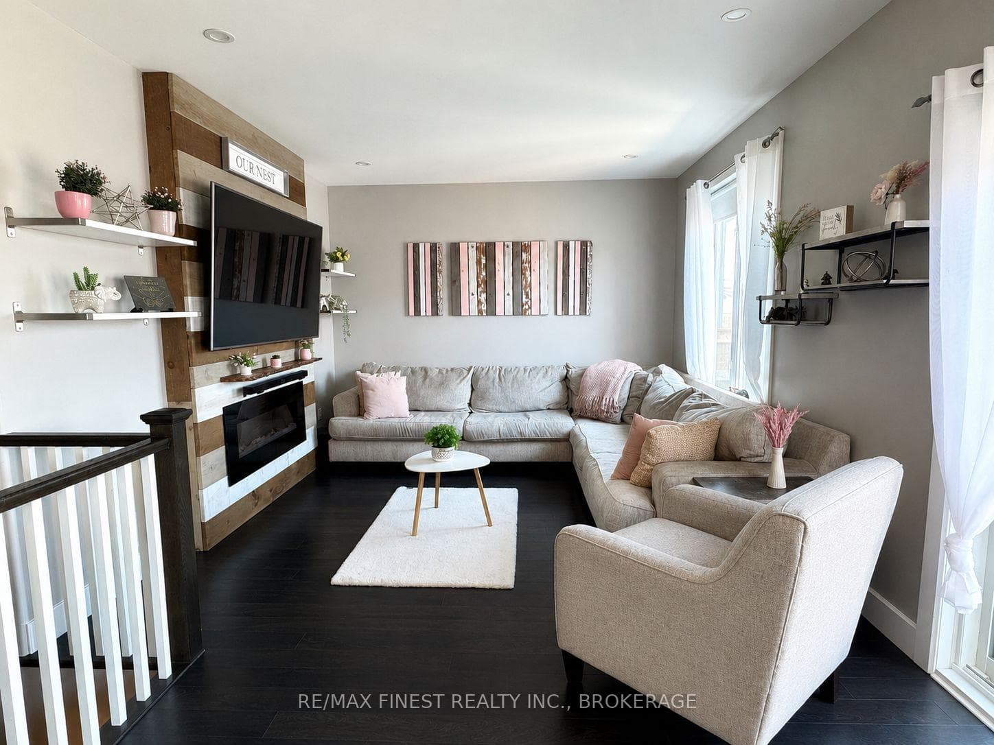 119 Champagne Crescent photo 6