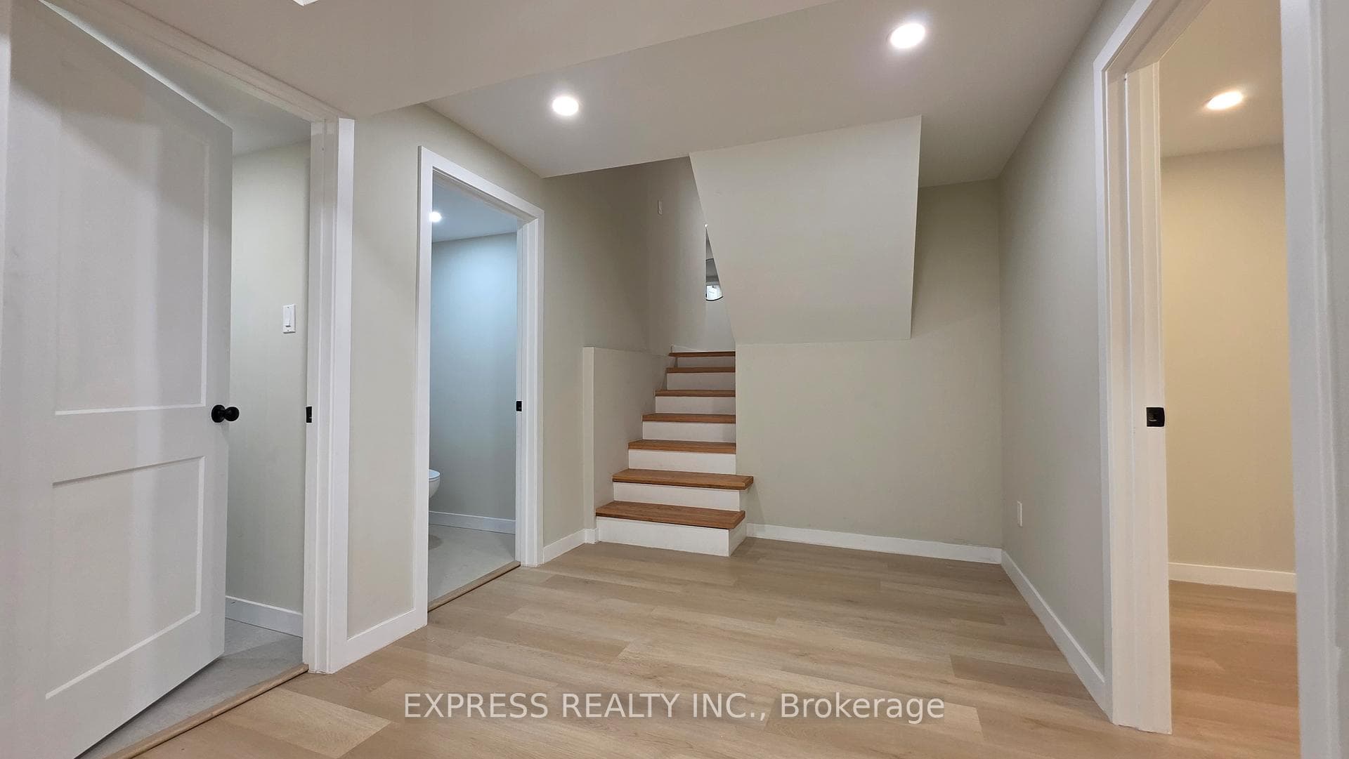 1215 Garthdale Court photo 34