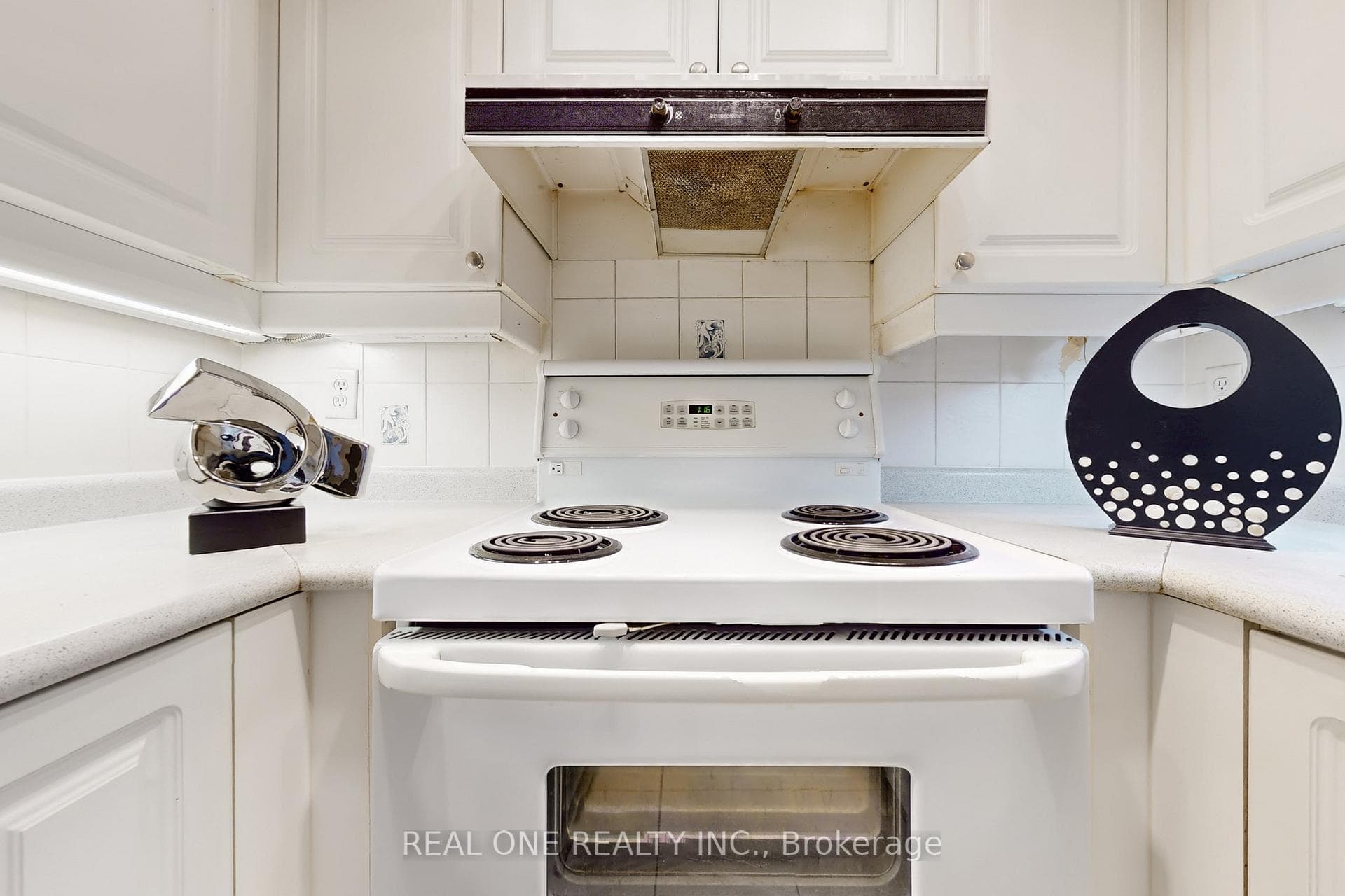 3 Rean Drive Unit 1611 photo 13