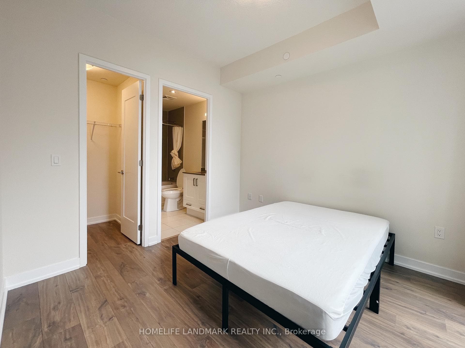 99 John Street Unit 1804 photo 9