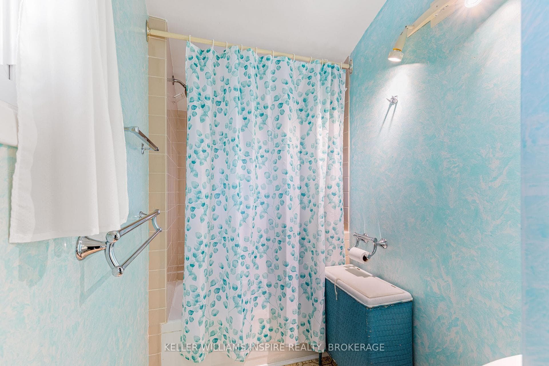 987 Sydenham Road photo 24