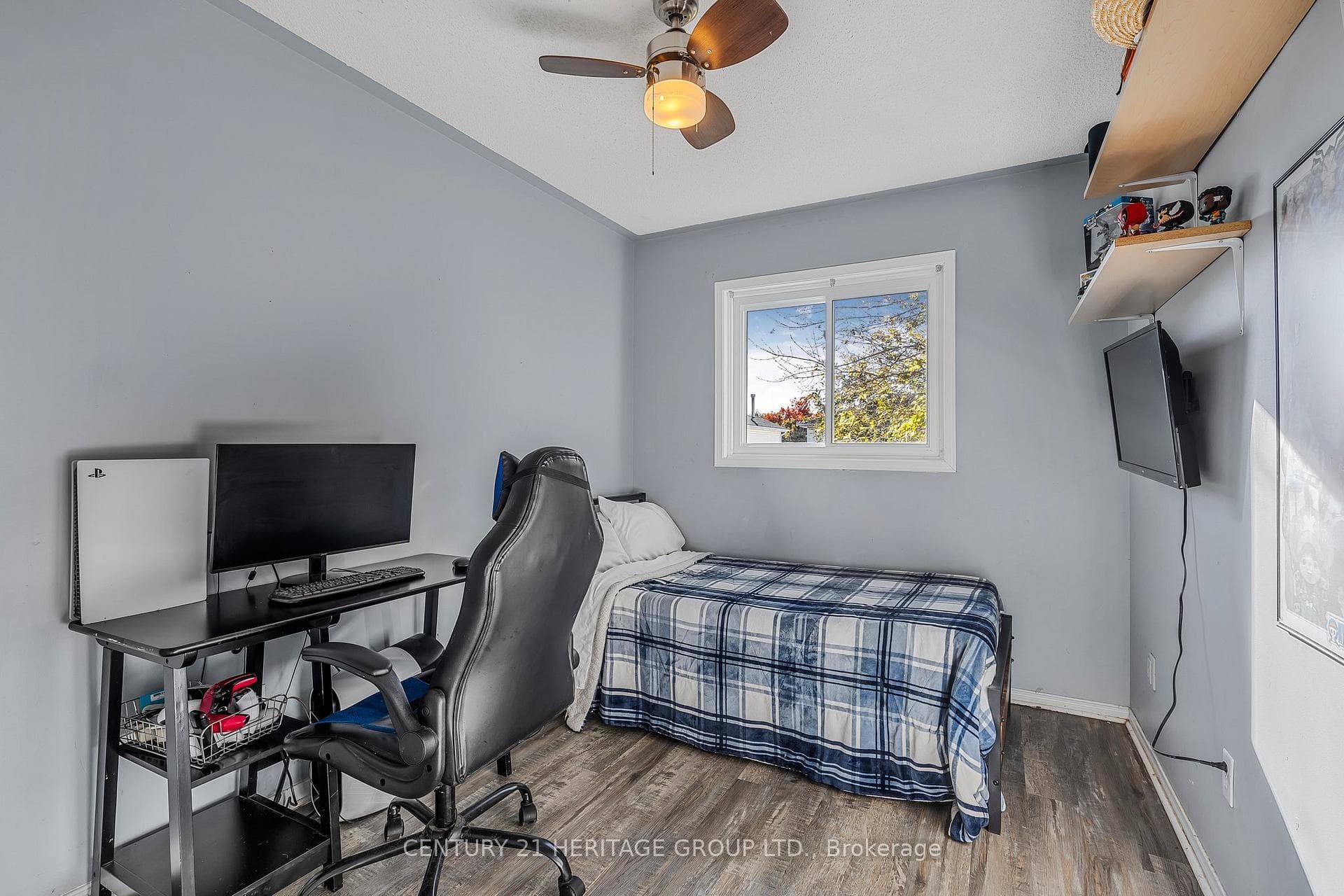 52 Potter Crescent photo 25