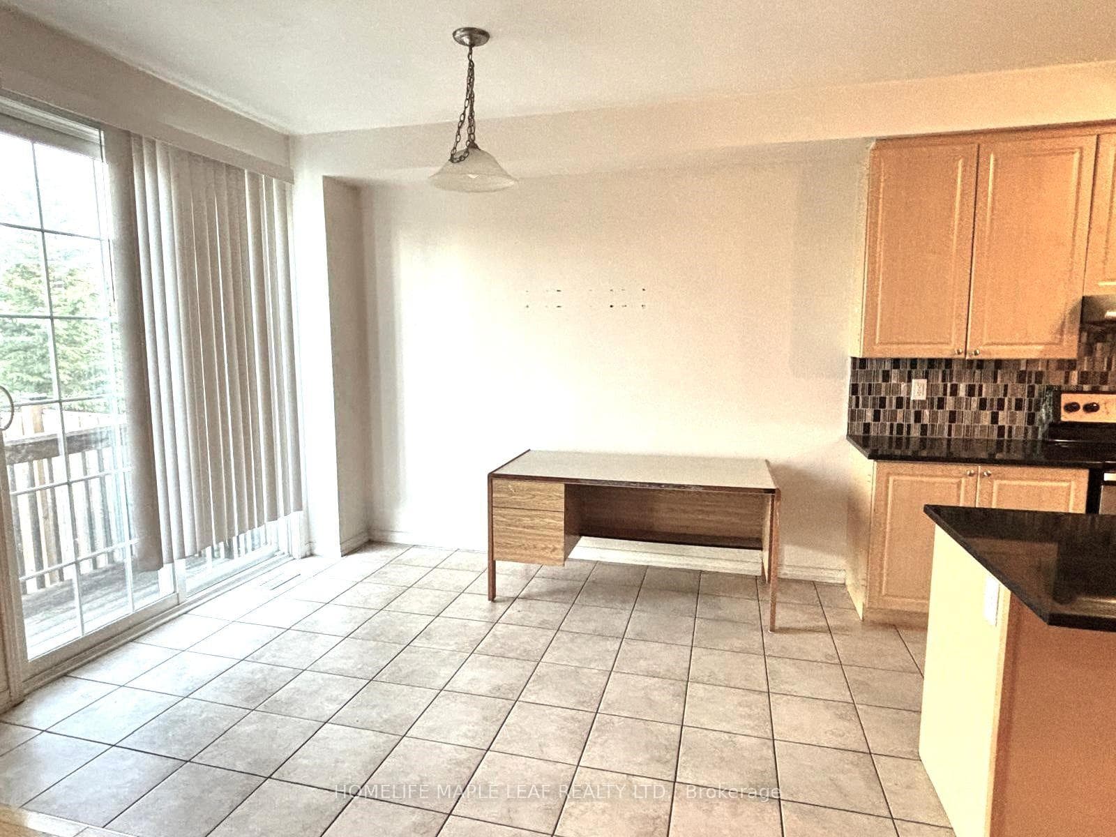 39 Sussexdale Drive photo 6