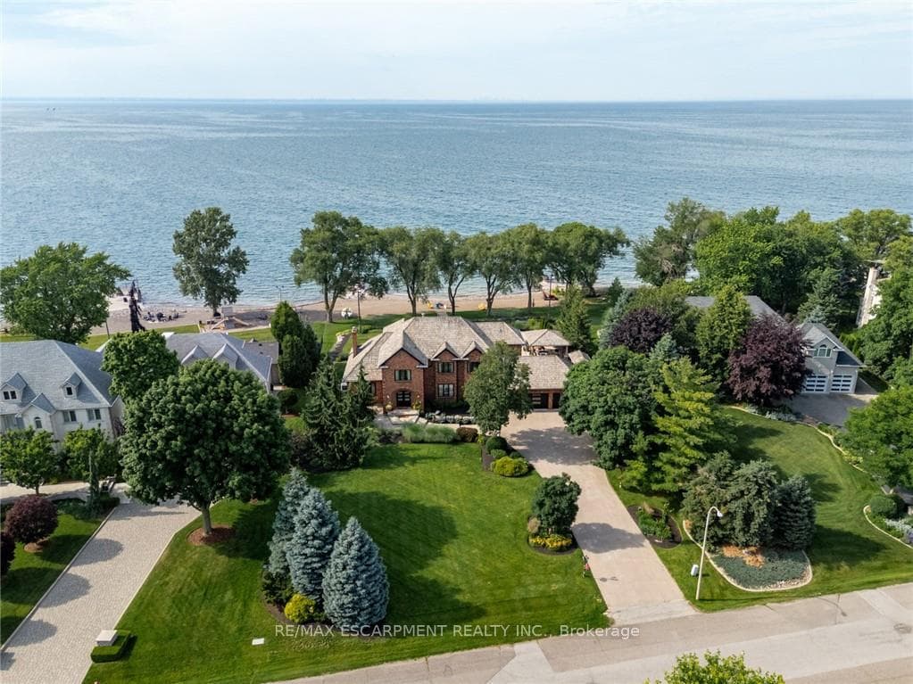 17 Lochside Drive photo 1