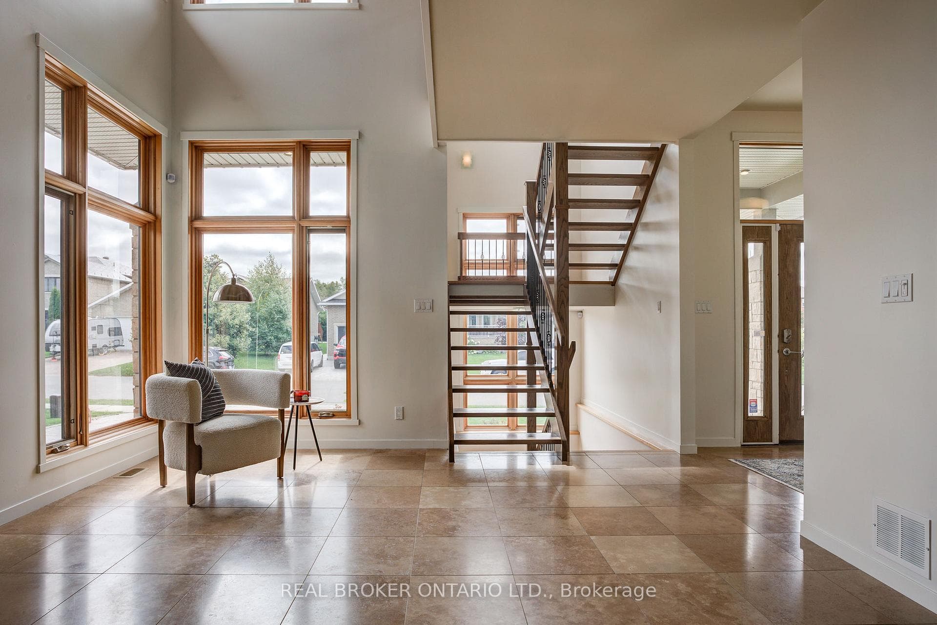 22 Landreville Drive photo 9