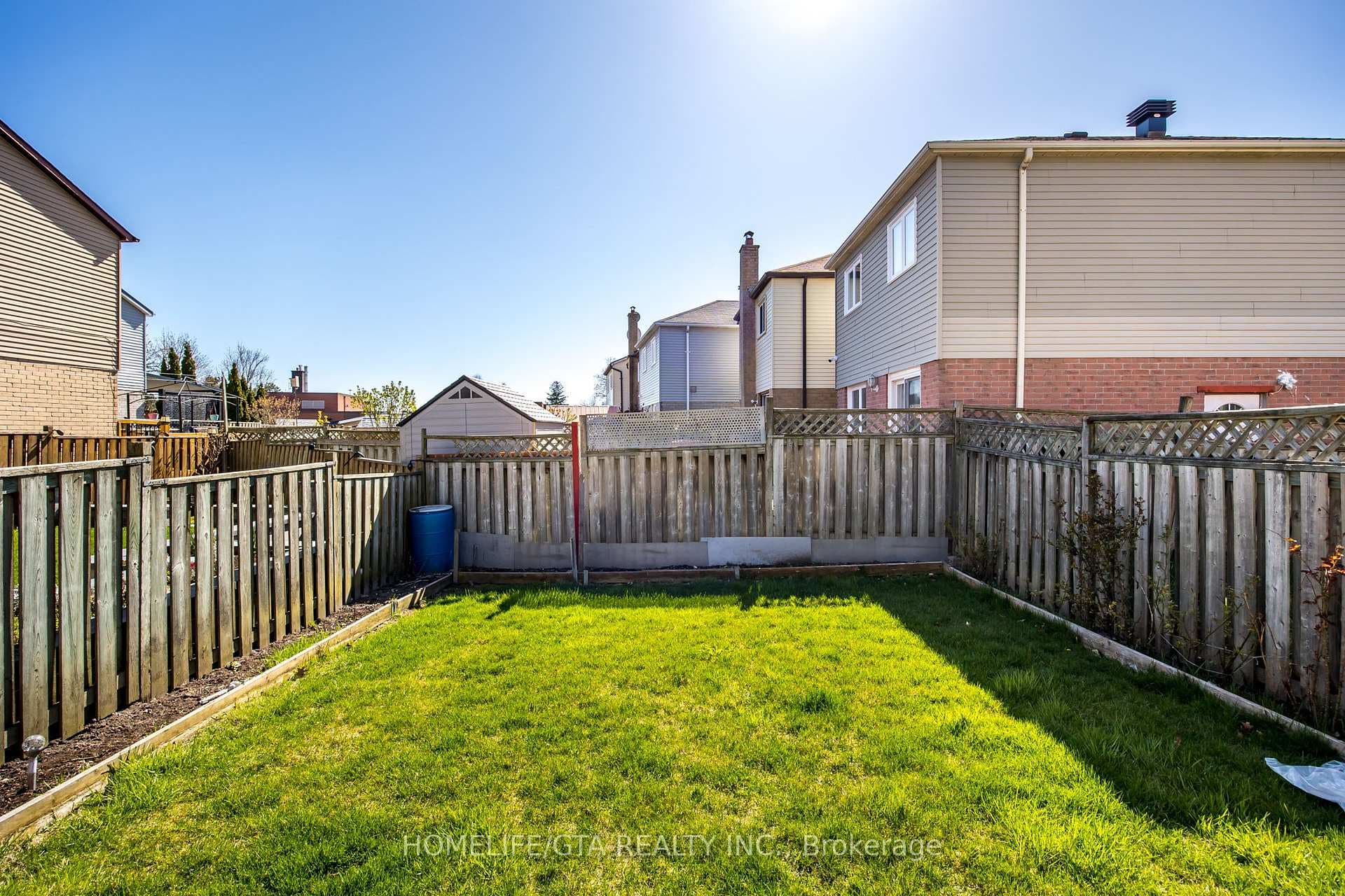 8 Usherwood Court photo 40