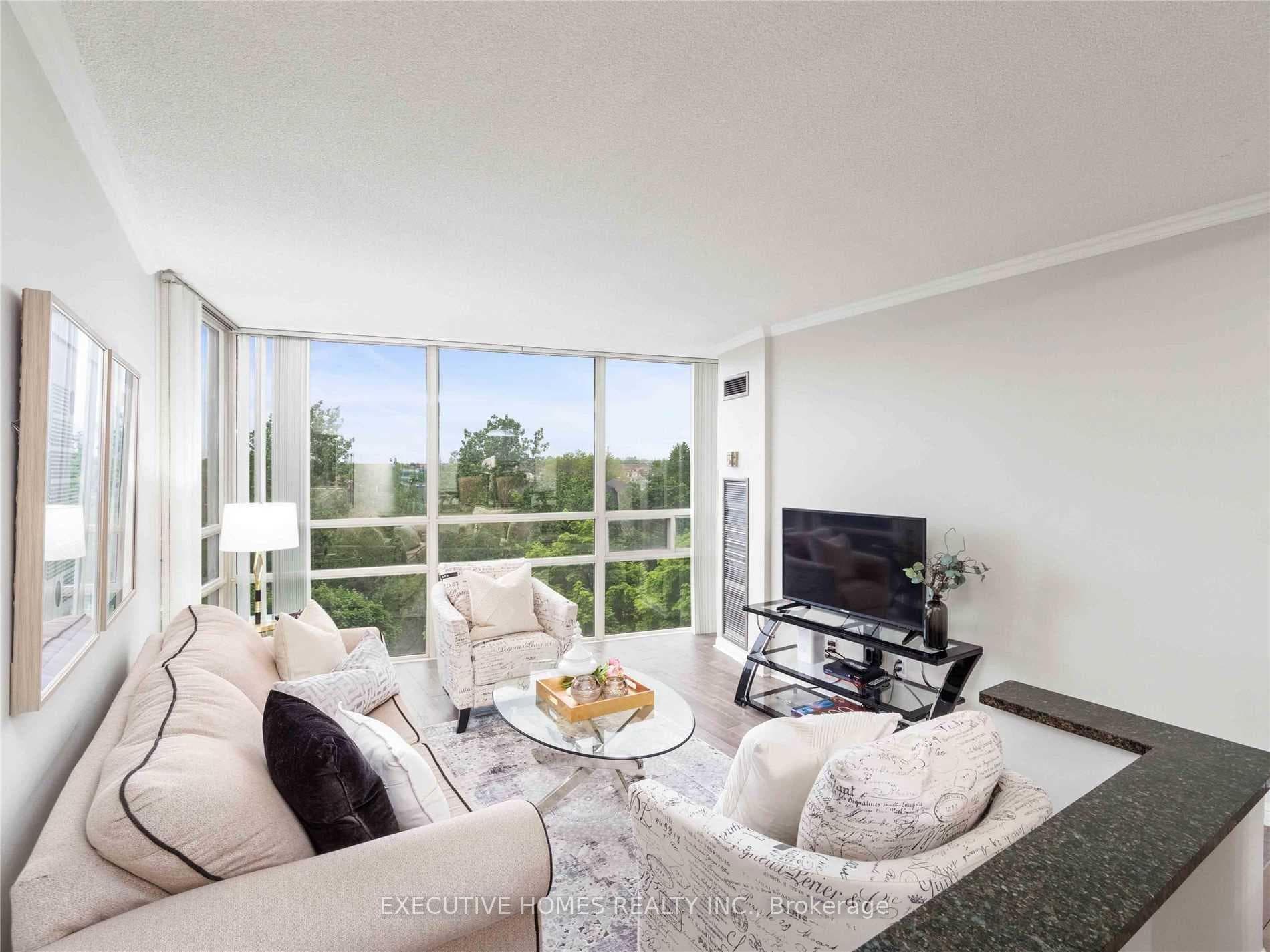 50 Eglinton Avenue Unit 409 photo 4